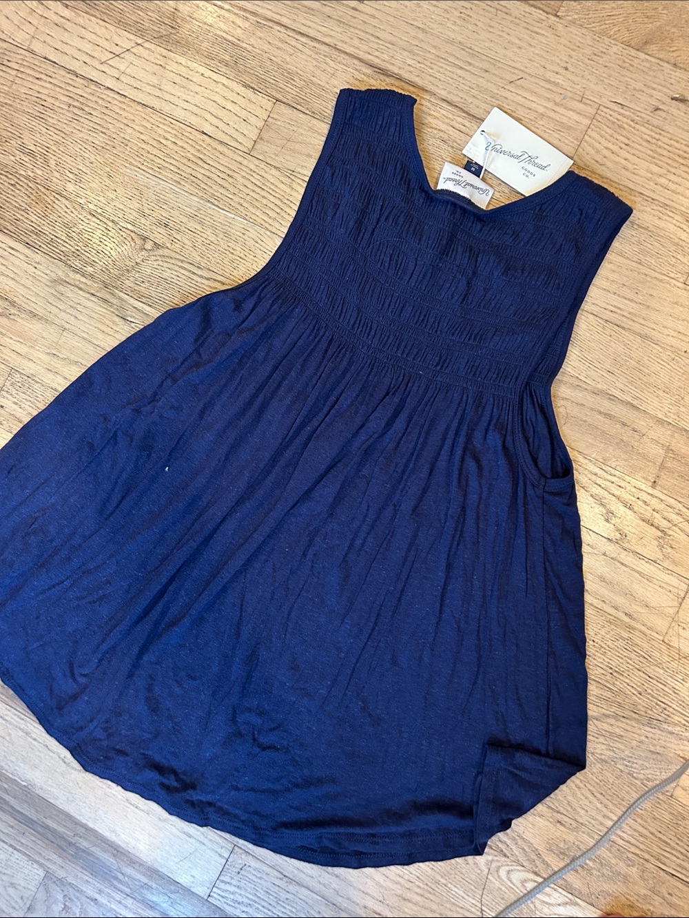 🌸3 FOR $20🌸
Universal Thread Navy Blue Sleeveless Tank Top - Picture 7 of 8